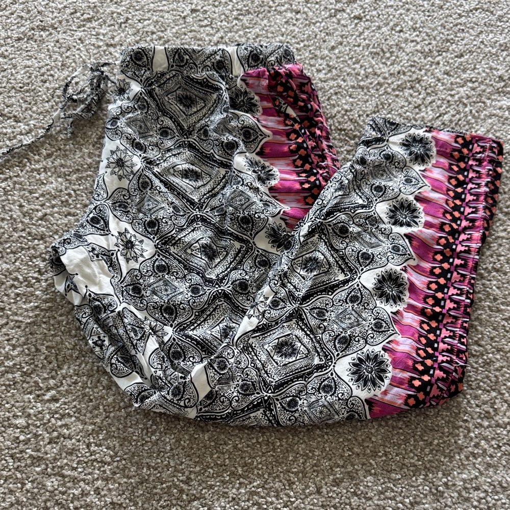Michael Stars Black and Pink Patterned Cropped Pants
